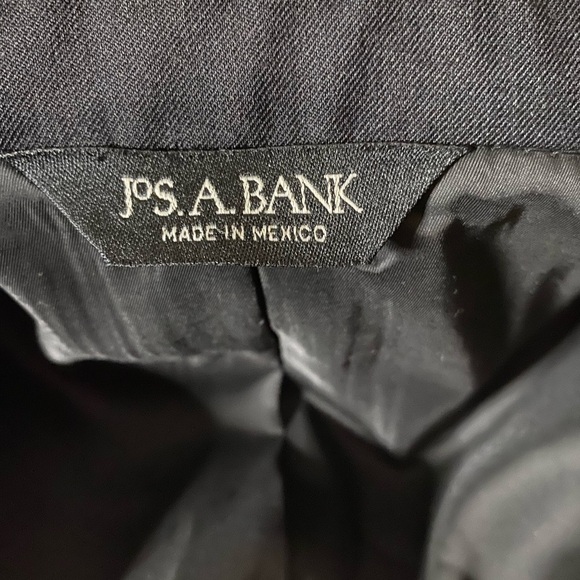 Jos A Bank Men’s Tailored Fit Travelers Collection Suit Jacket - Picture 4 of 12